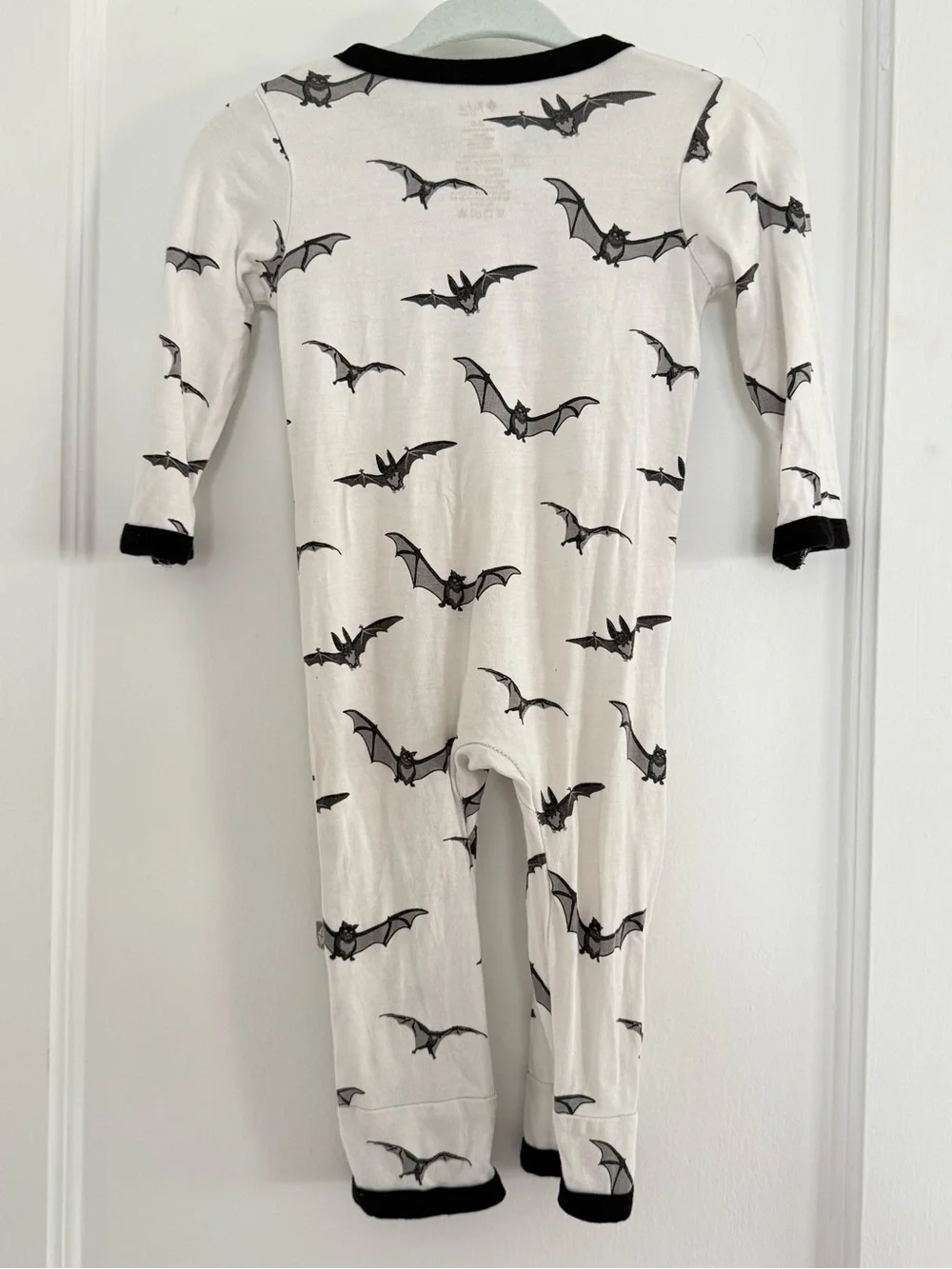 Kyte Baby Bamboo Romper Zip Bats Print on White Size 3-6m Halloween Fall